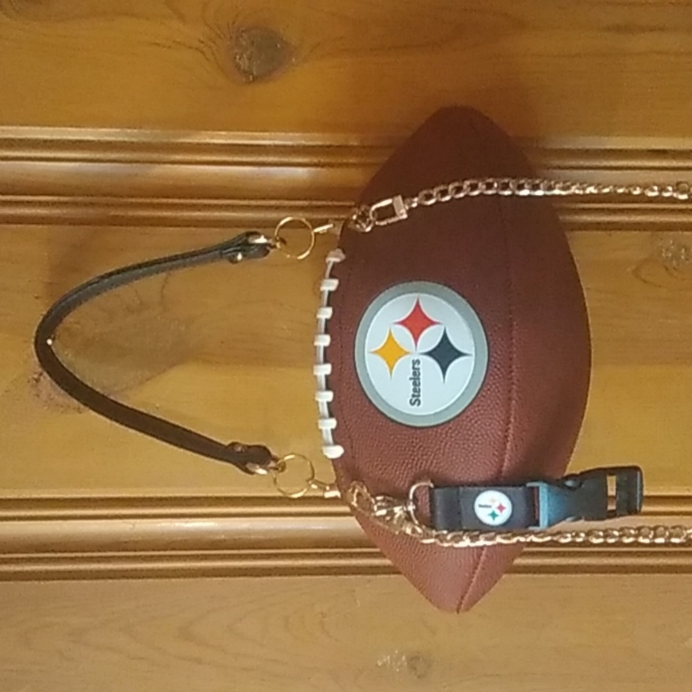 LIMITED EDITION HANDMADE Football Purse (PITTSBURGH STEELERS) 🏈 - Picture 9 of 12